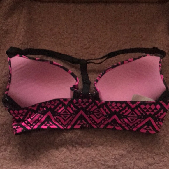 Victoria’s Secret 32A front snap - Picture 2 of 3